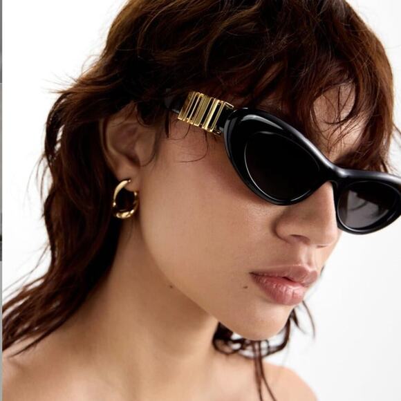 NEW!!! LOEWE Sunglasses LW40156U 01A Authentic - Picture 1 of 12